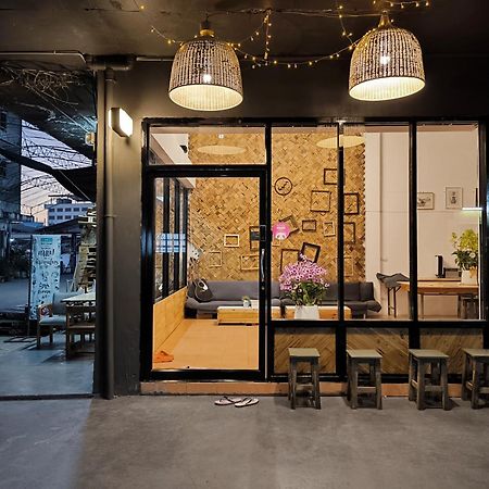 Youyen Hostel Bangkok Exteriör bild