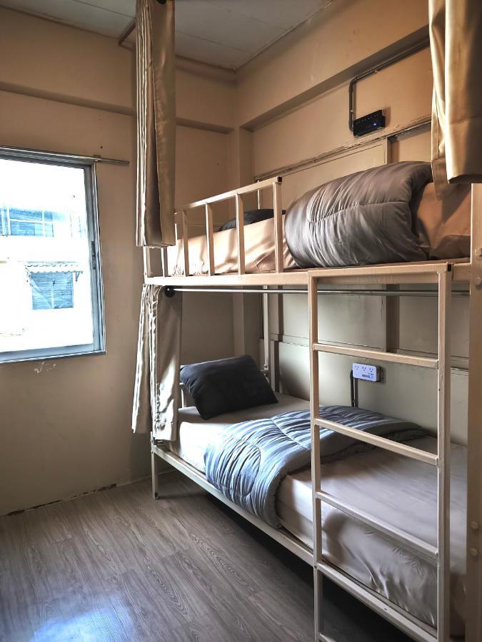 Youyen Hostel Bangkok Exteriör bild