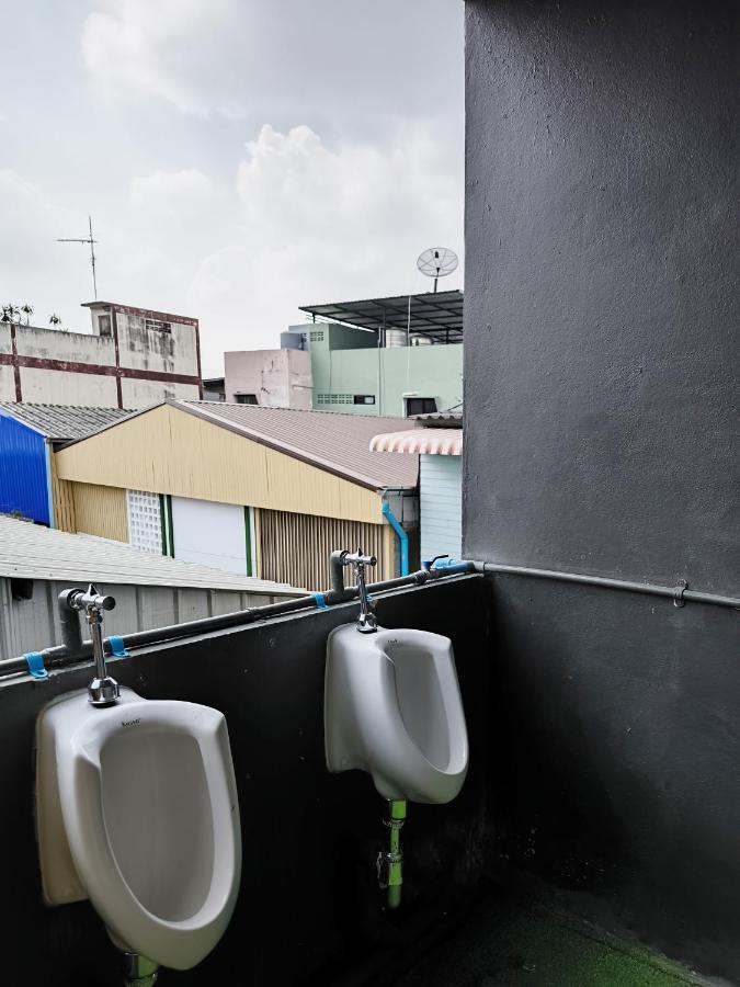 Youyen Hostel Bangkok Exteriör bild