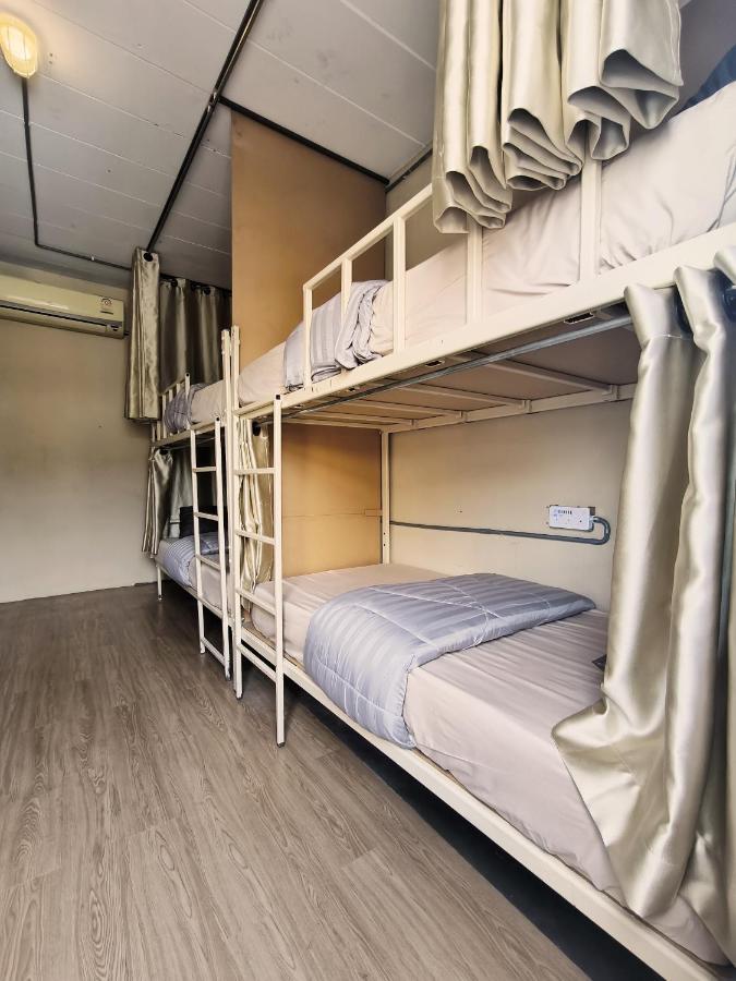 Youyen Hostel Bangkok Exteriör bild