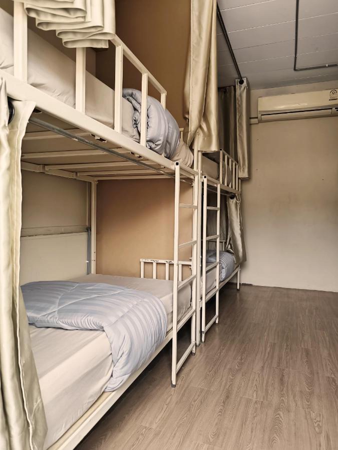Youyen Hostel Bangkok Exteriör bild