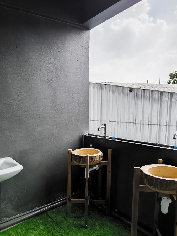 Youyen Hostel Bangkok Exteriör bild