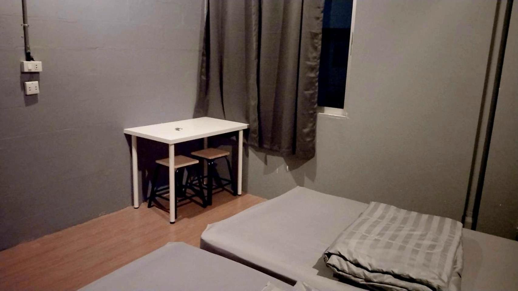 Youyen Hostel Bangkok Exteriör bild