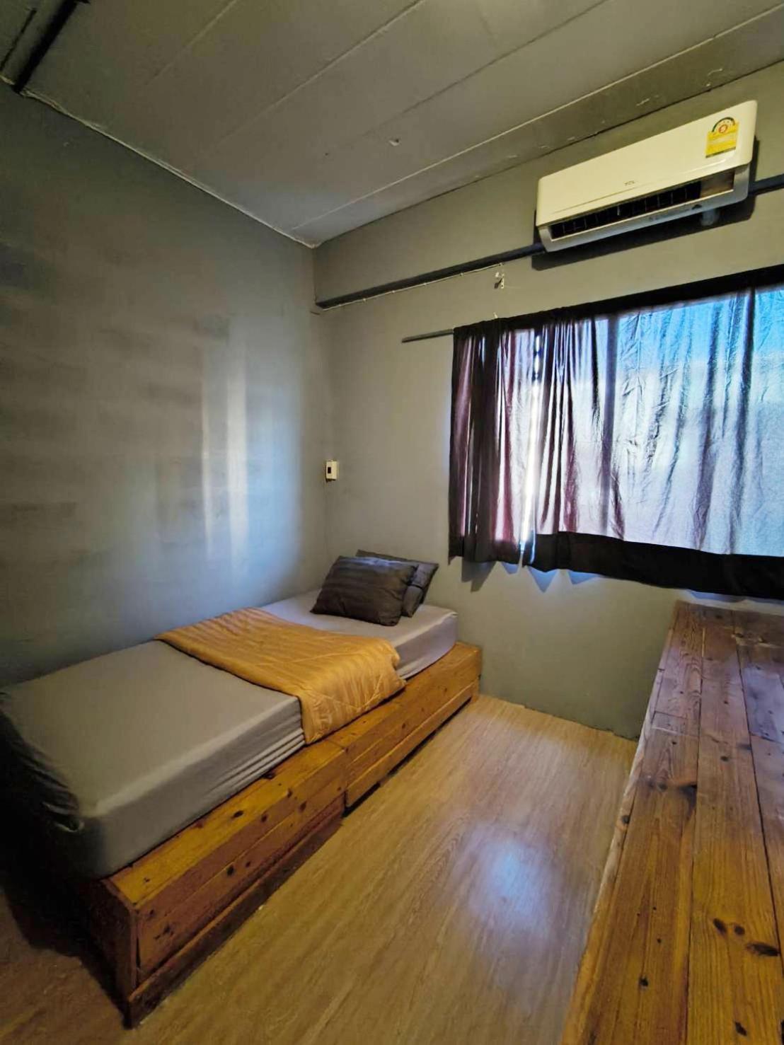Youyen Hostel Bangkok Exteriör bild