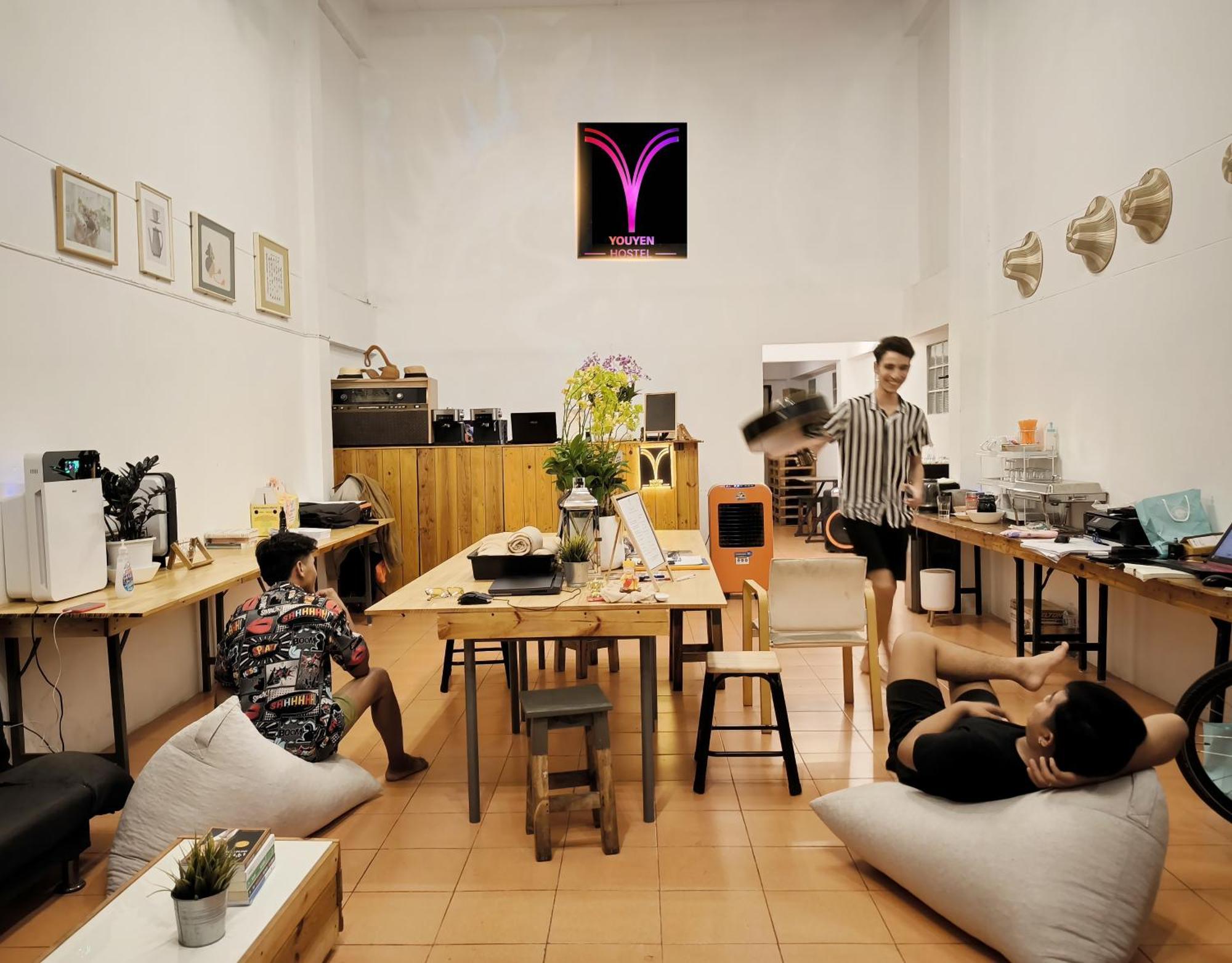 Youyen Hostel Bangkok Exteriör bild