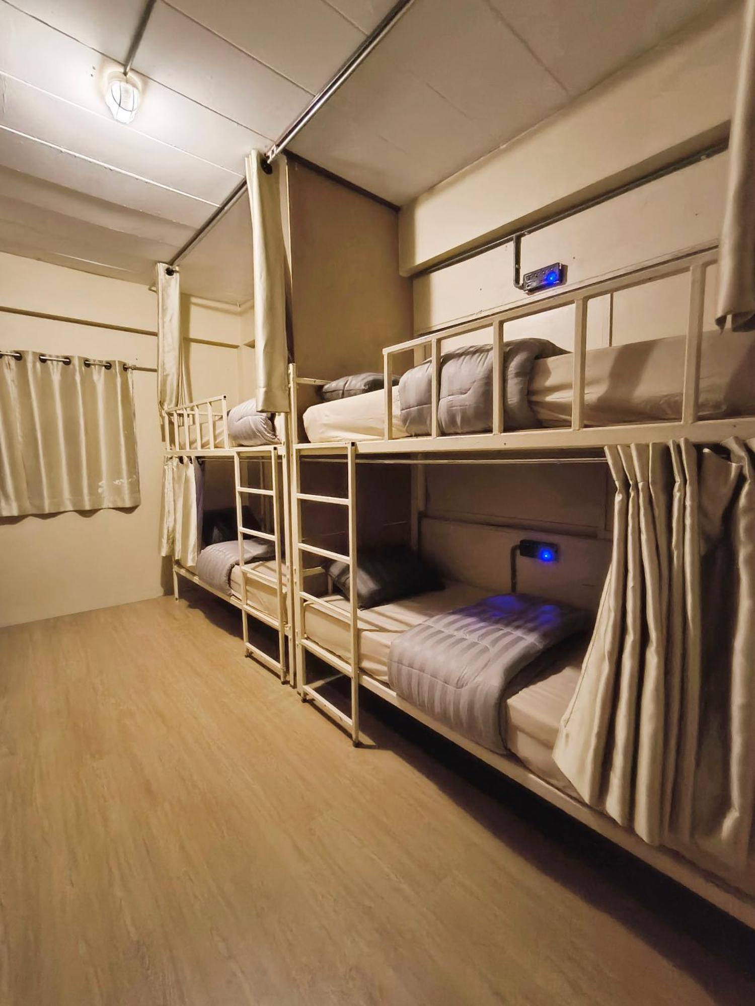 Youyen Hostel Bangkok Exteriör bild