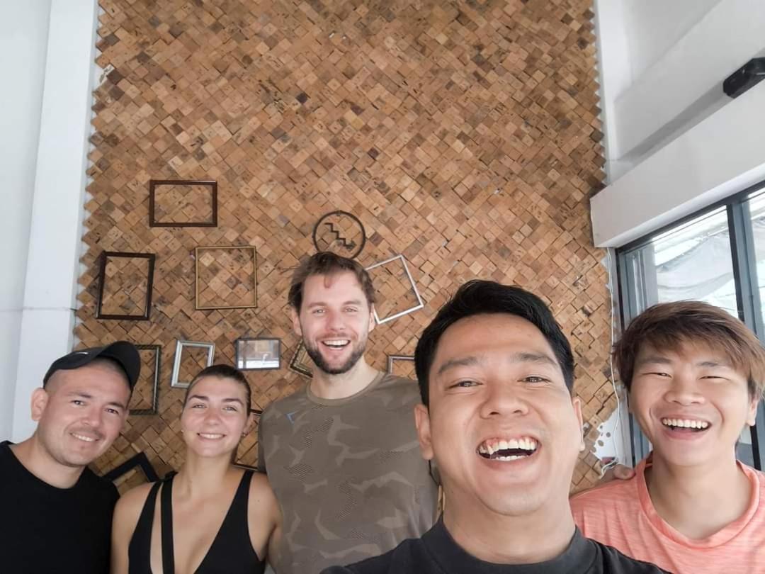 Youyen Hostel Bangkok Exteriör bild